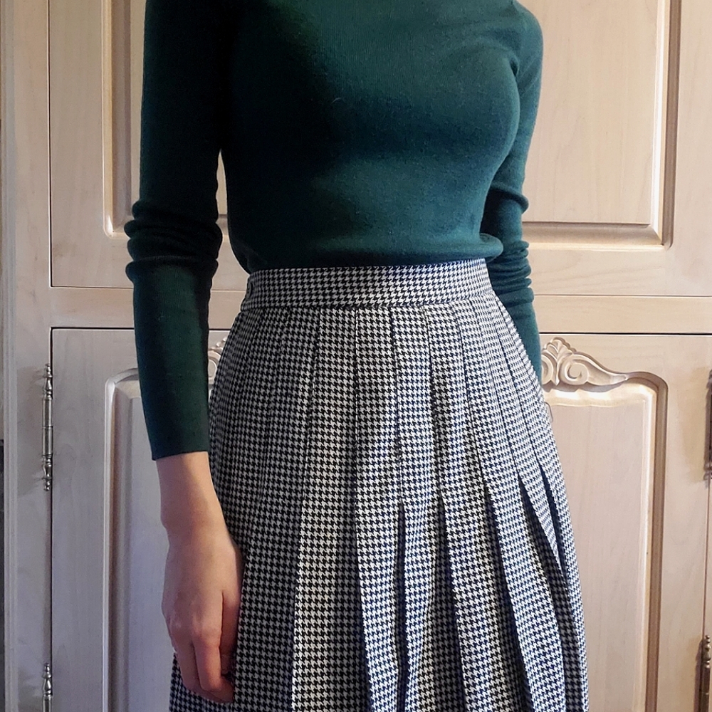 Vintage Talbots Houndstooth Wool Pleated Midi Skirt